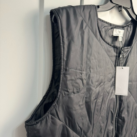 SOCIALITE Black Puffer Mae Vest Quilted Lightweight Full Zip Pockets Size L/XL - Picture 5 of 10